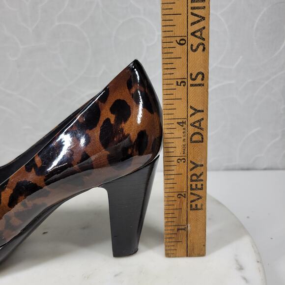 VTG Nurture Drake Leopard Heels Womens 8 Brown Patent Leather Peep Toe Pumps - Picture 13 of 13